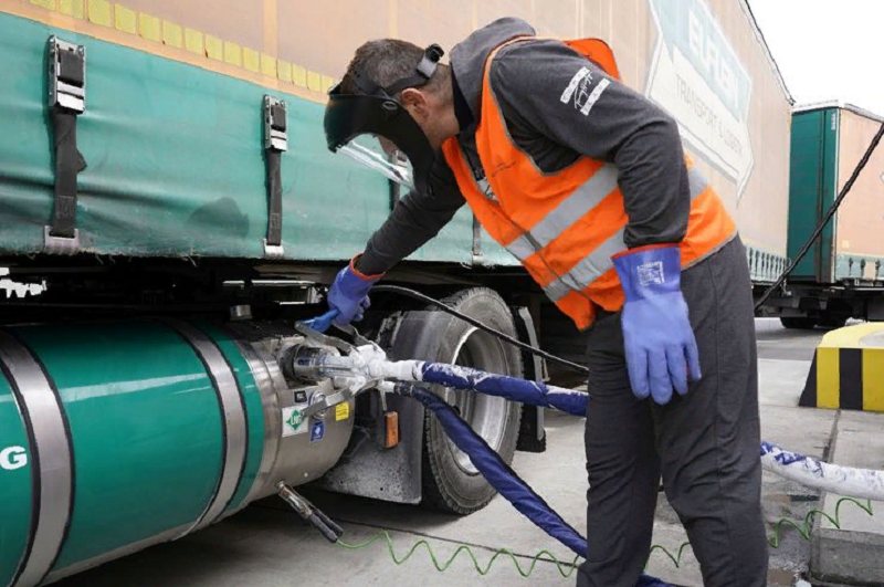 перевозка опасных грузов Scania на СПГ